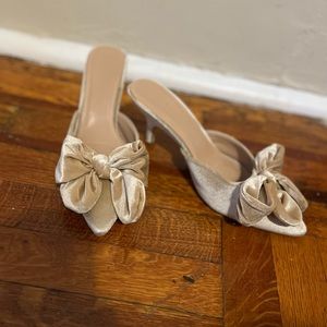 Light gold/tan kitten heels with front bow detail